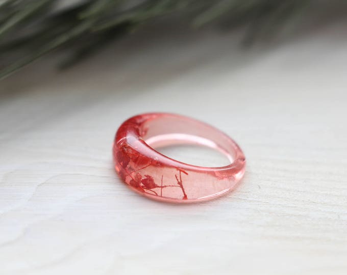 Red Resin Ring with Real Dried Flower, Asymmetric Resin Ring, Transparent Resin ring, Terrarium Jewelry, Delicate Everyday Ring, For Her