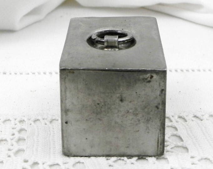 Small Vintage Metal Box with Ring Pull Could be Used as a Ring Box, Unusual Shaped Box, Curios, Jewelry Box Gift, French Brocante Decor Small Vintage Metal Box with Ring Pull Could be Used as a Ring Box, Unusual Shaped Box, Curios, Jewelry Box Gift, French Brocante Decor