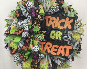 Halloween Wreath for Front Door, Trick or Treat Halloween Wreath, Fall Wreath