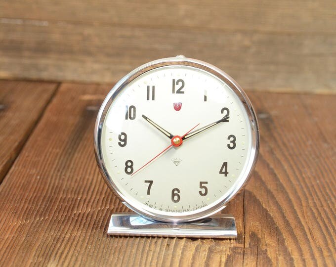 Vintage Mechanical Alarm Clock, Shanghai China Diamond alarm clock, Manual Winding Old Desk clock,cream color,Working