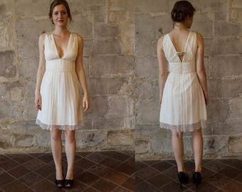 Short chiffon wedding dress/ V neck wedding dress/ Simple short wedding dress/ Beach wedding dress/ boho/ Robe de mariée mousseline courte
