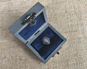 Customized Ring Box - Wood Ring Box - Proposal Box - Vintage Ring Box - Engagement Ring Box - Velvet Ring Box - Ring bearer box