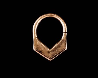 Chevron septum ring, triangle septum clicker, v shape 18G gold tone brass jewelry, boho style septum ring, tragus ring 10mm diameter BS72