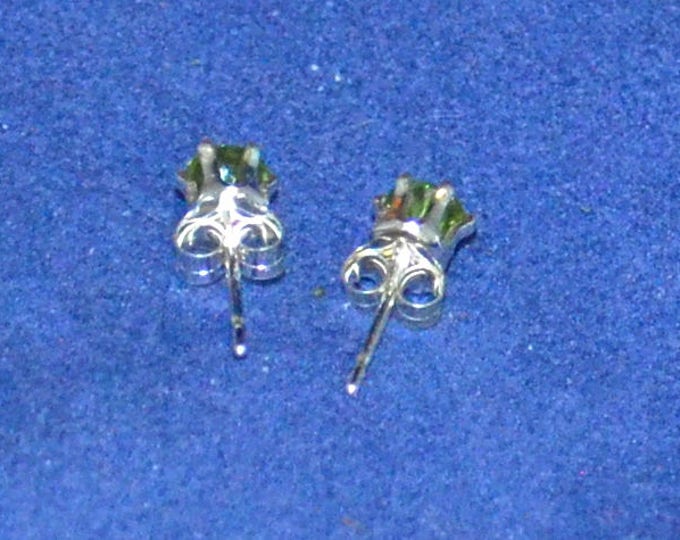 Peridot Studs, 4mm Round, 0.55ct. Natural, Set in Sterling Silver E1081