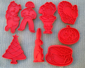 Vintage Red Tupperware Cookie Cutter Set – Set of 8 – Christmas, Halloween, Easter, Birthday and More!