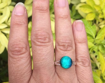 Emerald green ring, Small green ring, green sparkly ring, green glass ring, green dichroic ring, fused glass ring, green silver ring