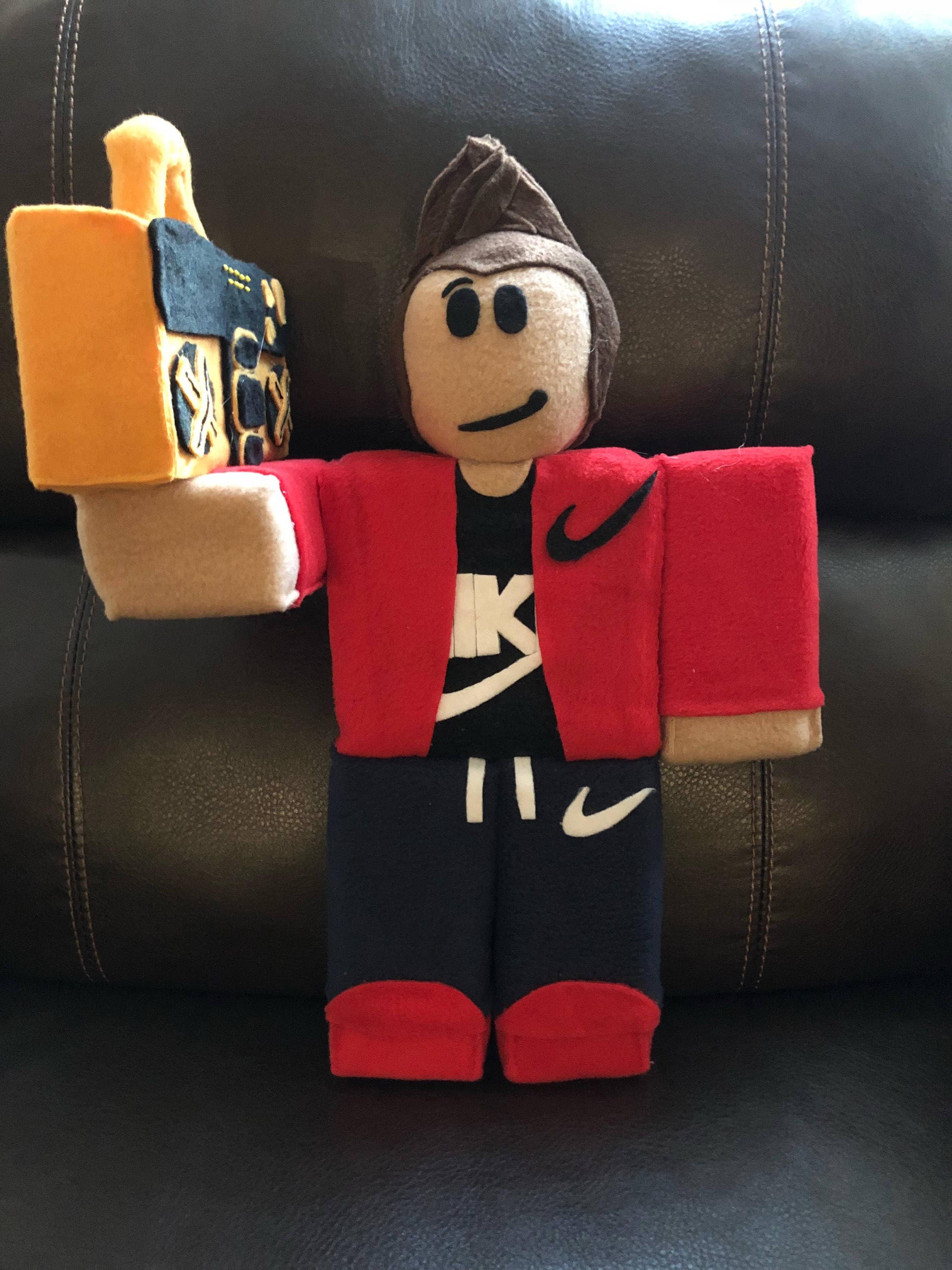 how to make a custom roblox character