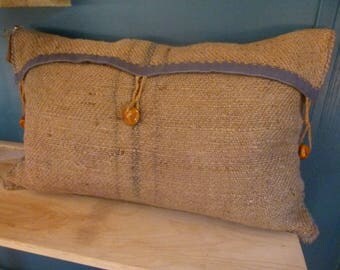 Burlap pillow