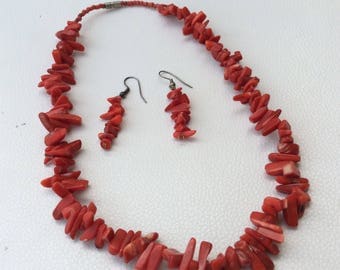Parure De Bijoux Fantaisie Vintage Rouge - Collier Et Boucles D'oreilles Fleur Pampille