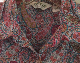 Collard colorful paisley button up