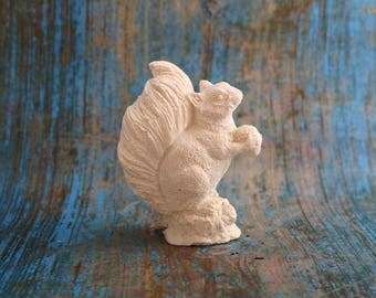 figurine squirrel with Acorn and fur detail