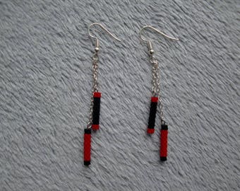 boucles d'oreilles doubles tubes en perles japonaises miyukis delicas de couleurs rouge et noir