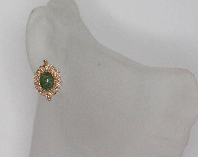 14K Yellow Gold Jade Earrings Filigree Setting Posts Vintage