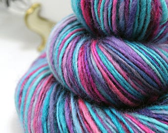 Handpun Yarn Gently Thick and Thin Single Blue Faced Leicester 'Cotton Candy'