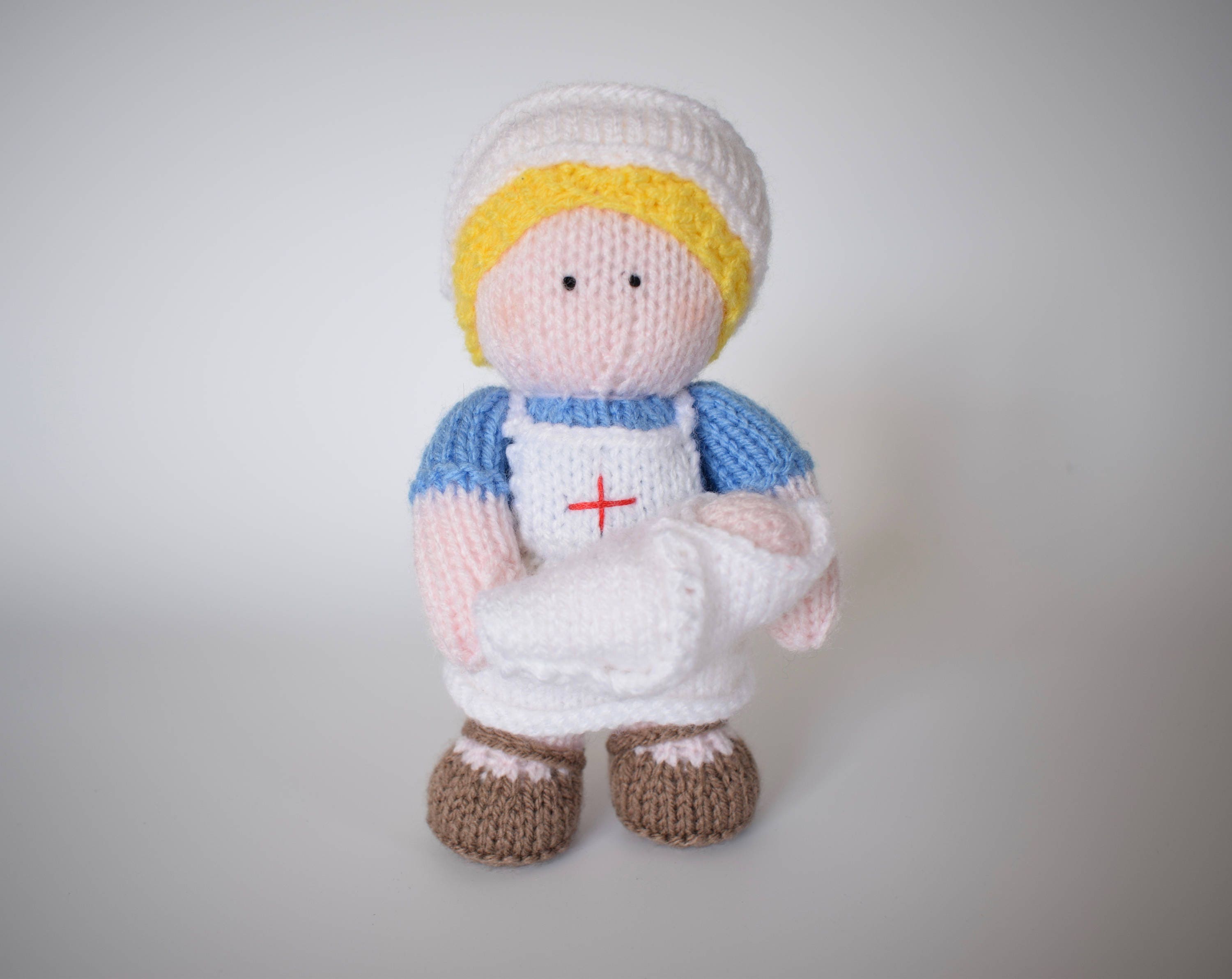 Nurse Wendy doll knitting pattern