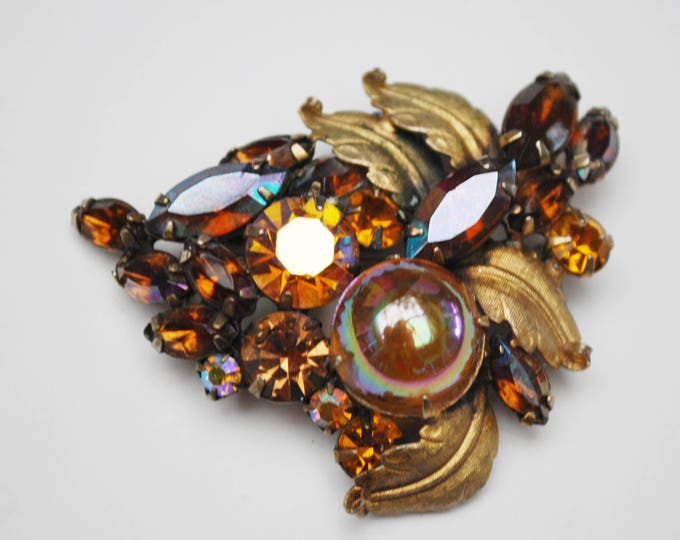 Rootbeer Rhinestone Brooch - gold Amber brown - art glass - golden leaf pin