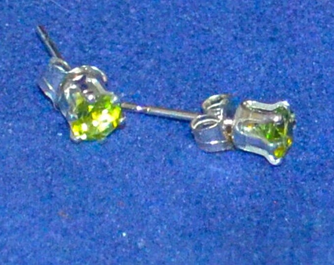 Peridot Studs, 4mm Round, 0.55ct. Natural, Set in Sterling Silver E1081