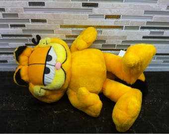 PAWS Garfield the Cat Stuffed Animal Plush Toy 18 inches, 1978