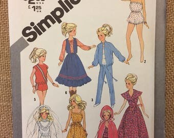 Uncut Vintage Barbie clothes sewing pattern l- 1981
