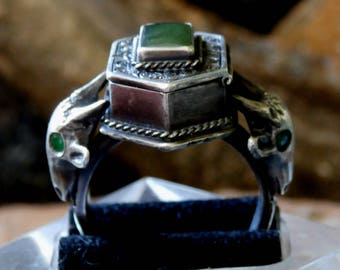 Unique Antique Georgian Silver Poison Ring – Esoteric Inscription ‘Causa Occulti et Misterium’ Hidden God Hades Onyx Intaglio Dated 1753 JP