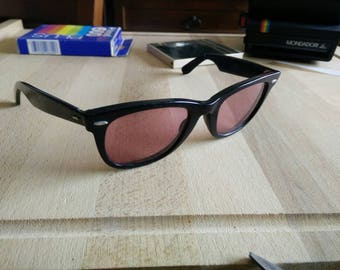 Beautiful vintage Ray Ban Wayfarer Bausch & Lomb 5022 made in usa
