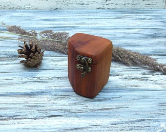 Custom Memory Box, Small Rustic Wooden Keepsake Box, Gift Box, Wedding Memory Chest, Jewelry or Photo Box, Wedding Ring Box, Amber Box
