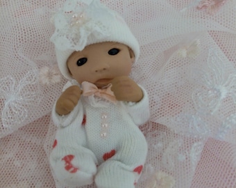 Dollhouse baby girl 1:12 Dollhouse