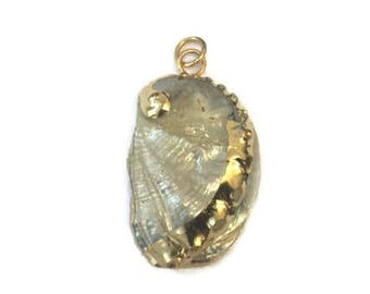 Shell pendant with gold dipped edge (12pcs)