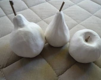 Trio of fruits porcelainique stoneware, unglazed