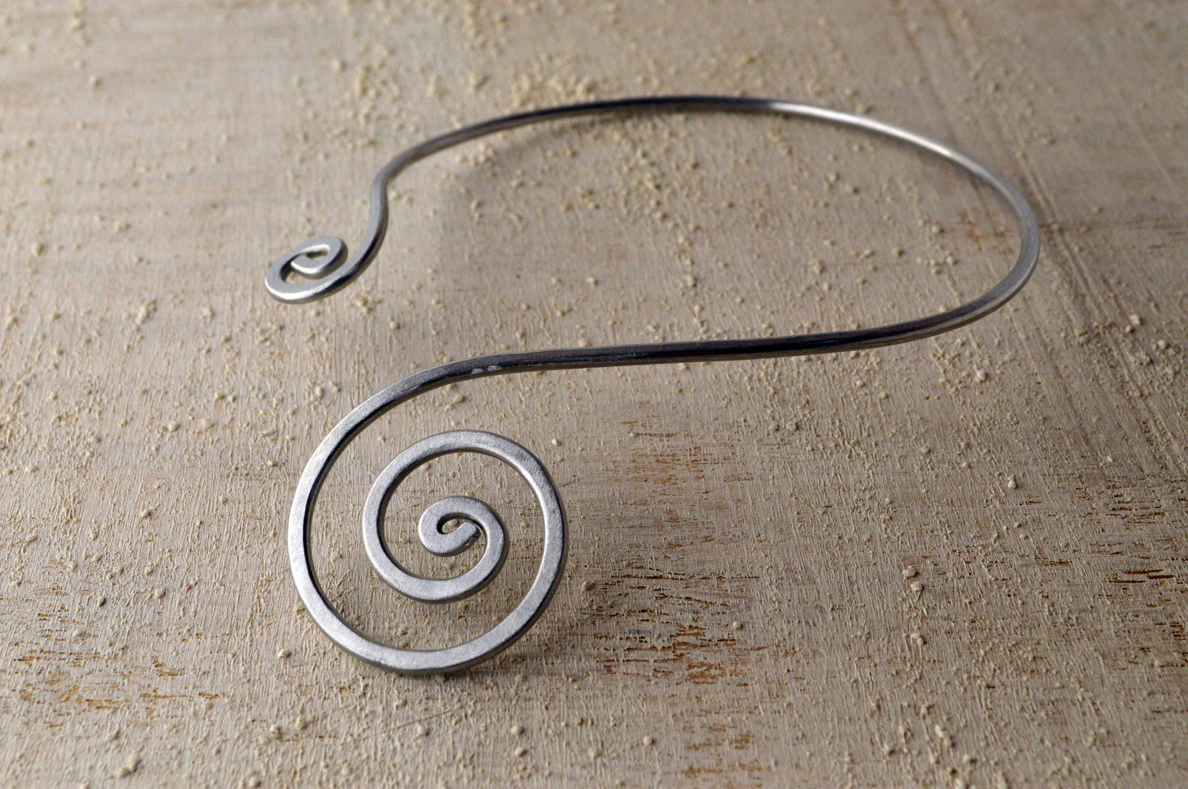Silver spiral Torque celtic necklace collar aluminum wire