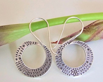 Silver earrings. Ethnic earrings. Ethnic Jewellery. Silver earrings. Silver jewelry. Ethnic earrings. Ethnic silver jewelry.