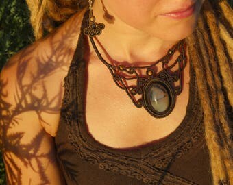 Earthy macramé necklace with peruvian opal