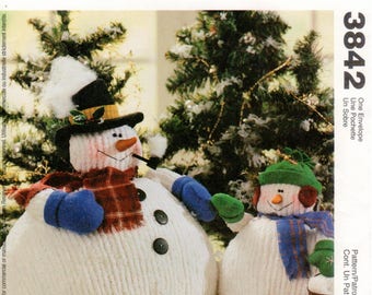 McCall's Crafts Pattern 3842 ~ Chubby Snowman and Snow Child ~ Stuffed Dolls ~ UNCUT