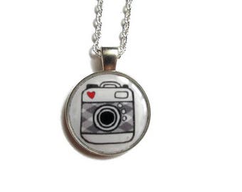 Camera Necklace - Photographer Gift - Cute Camera Charm Necklace - Photographer Necklace - Photography - Gift for Wedding Photographer