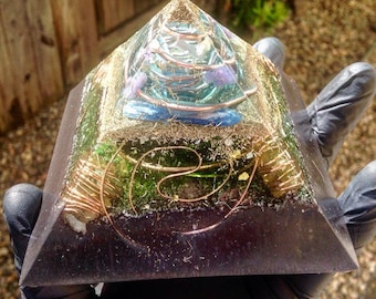 The "Medium Giza" Orgone Pyramid (4.75" x 4.75" base)