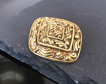 Chanel brooch, Authentic Vintage Chanel CC brooch, chanel sign brooch, gold plate pin brooch, Chanel diamond shape statement brooch