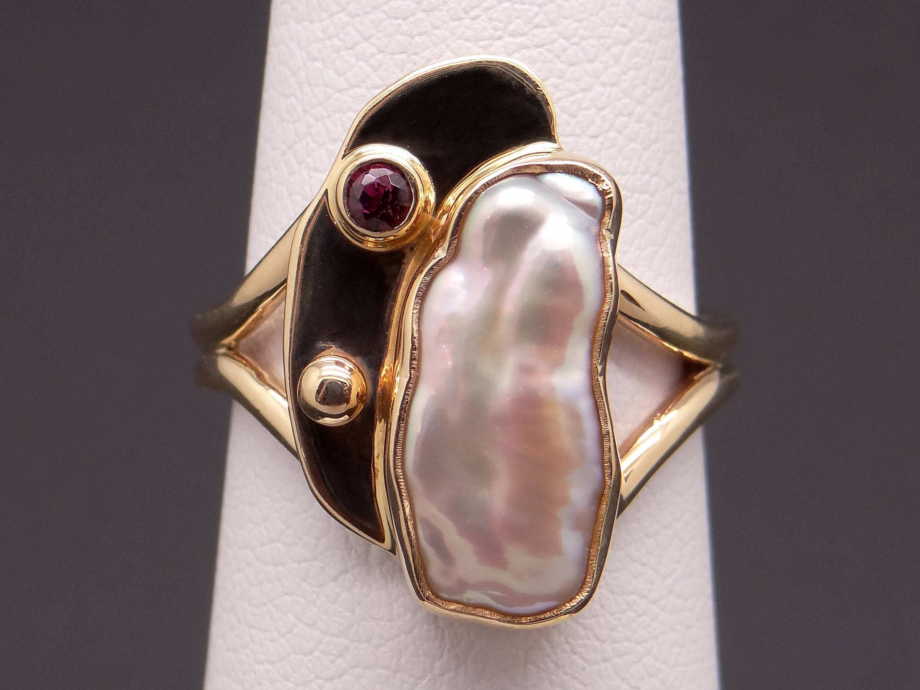 Hand Made 14k Yellow Gold 16mm Pearl Garnet Painters Pallet Band Ring Size 65 Hand Made 14k Yellow Gold 16mm Pearl Garnet Painters Pallet Band Ring Size 65