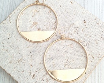 Circle of Faith Earring main image 0