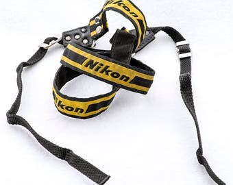 Dragonne Nikon Vintage - Marron / Bordeaux - Pour F2, F3, F4, FM2, Etc. - Occasion