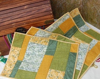 Quilted Place Mats, Set of 4 Place Mats, Green Place Mats, Gold Place Mats, placemats