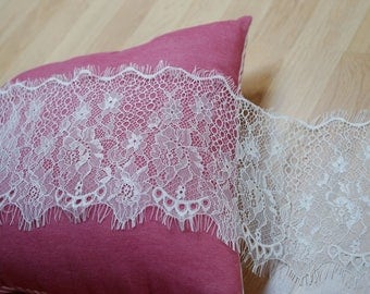 3 m * 16cm white offwhite lace chantilly lace fringe Ref. 2212