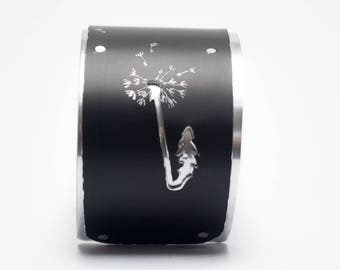 aluminiumbangle, rivitet,blowball, hawkbit, dandelion, broad bangle, aluminium jewelry, black ans silver