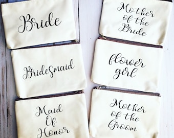 Bridal party makeup bags/custom makeup bag/cosmetic bag/personalized makeup bag/bridal party gifts/bachelorette party favors/wedding gifts
