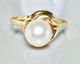 New 10k solid gold Ladies pearl ring - Promise Ring - Friendship Ring - Engagement Ring - Wedding Ring