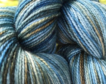 Hand dyed yarn. Merino, Cashmere, Nylon blend