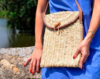 straw bag, straw messenger bag with leather handles - iPad bag case, french market bag, laptop bag, laptop case, straw bag, straw basket