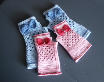 Pink mittens and taupe for girl