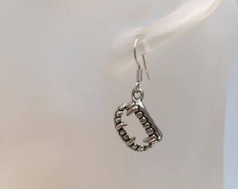 Vampire teeth charm earrings