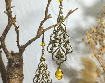 Filigree and amber charms earrings