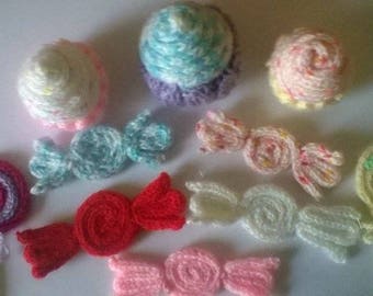 Cup cake wool made by knitting.
